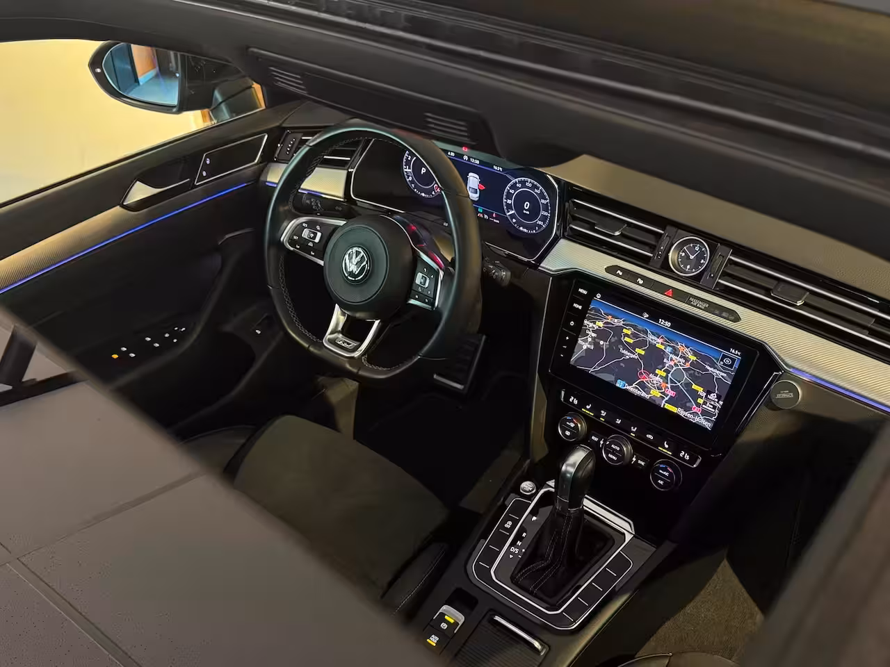 Volkswagen Arteon 2.0 TSI 3c R-Line|PANO|HUD|VIRTUAL|MASSAGE|ACC|LANEASS