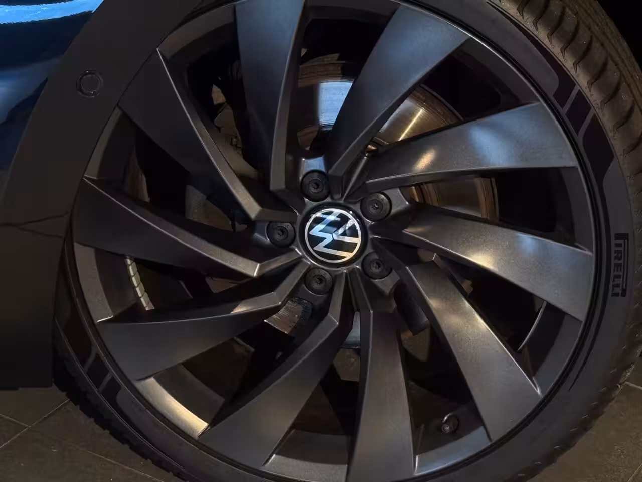 Volkswagen Arteon 2.0 TSI 3x R-LINE|PANO|CAMERA|VIRTUAL|DYNAUDIO|SFEERV.|MASSAGE