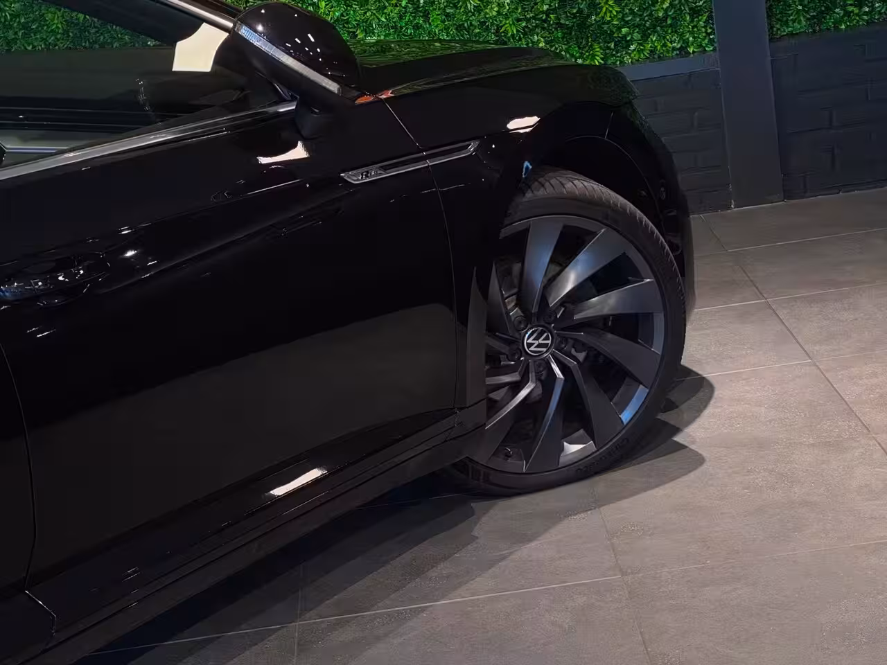 Volkswagen Arteon 2.0 TSI 3x R-LINE|PANO|CAMERA|VIRTUAL|DYNAUDIO|SFEERV.|MASSAGE