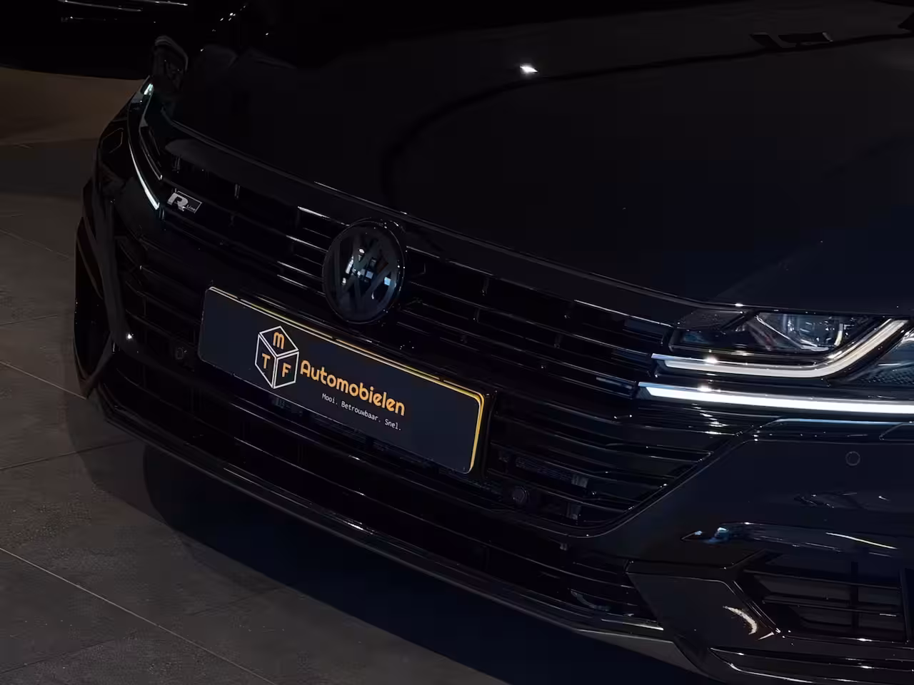 Volkswagen Arteon 2.0 TSI 3x R-LINE|PANO|CAMERA|VIRTUAL|DYNAUDIO|SFEERV.|MASSAGE