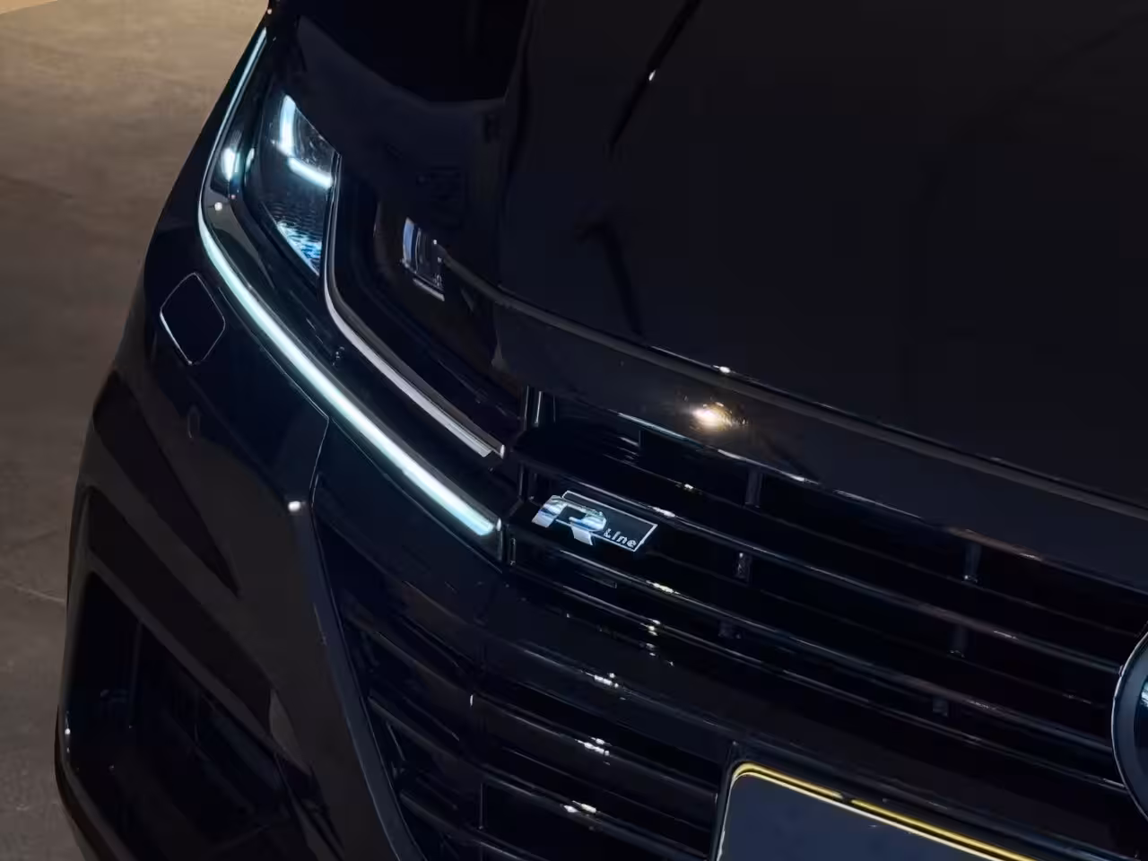 Volkswagen Arteon 2.0 TSI 3x R-LINE|PANO|CAMERA|VIRTUAL|DYNAUDIO|SFEERV.|MASSAGE