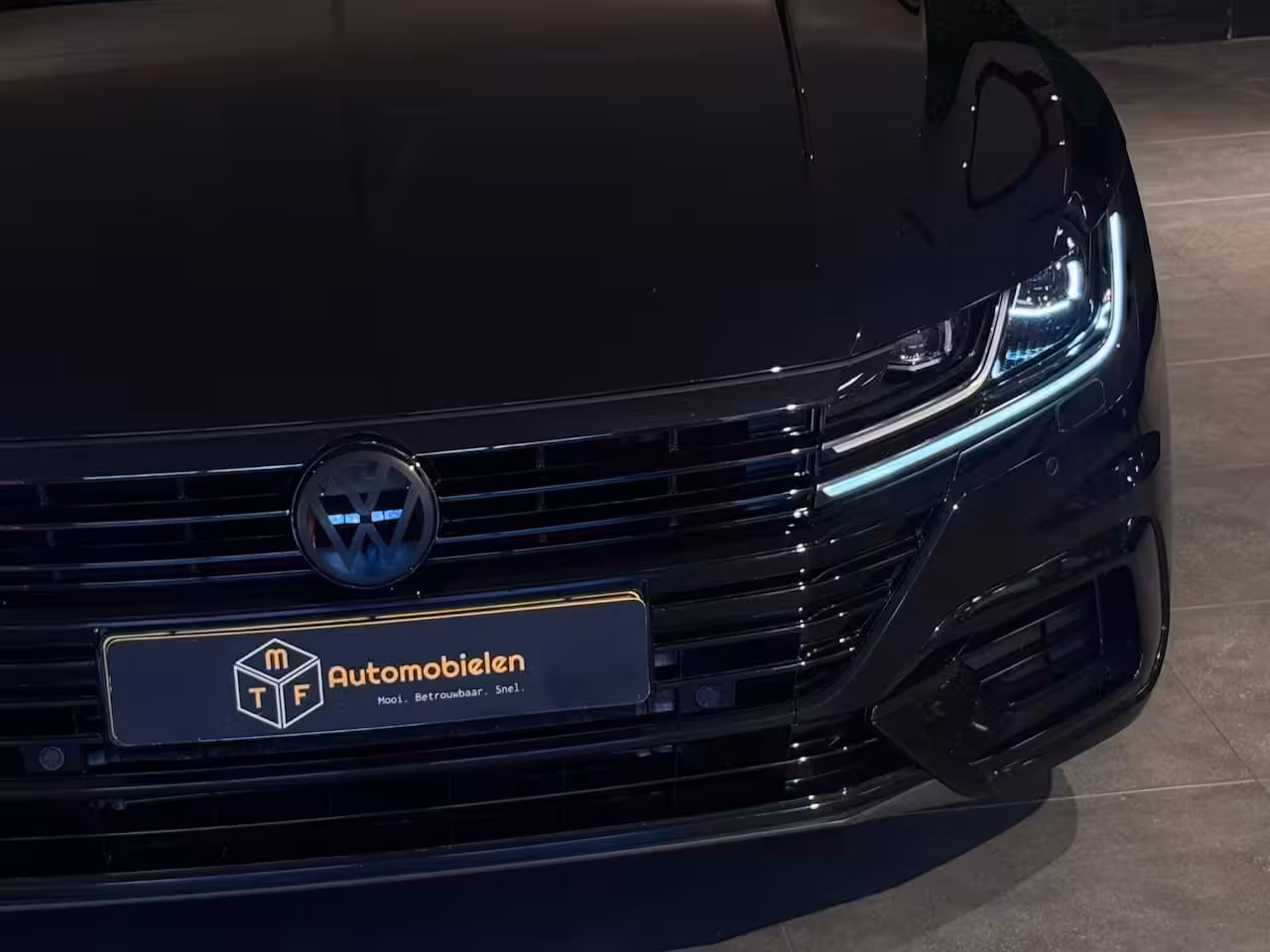 Volkswagen Arteon 2.0 TSI 3x R-LINE|PANO|CAMERA|VIRTUAL|DYNAUDIO|SFEERV.|MASSAGE