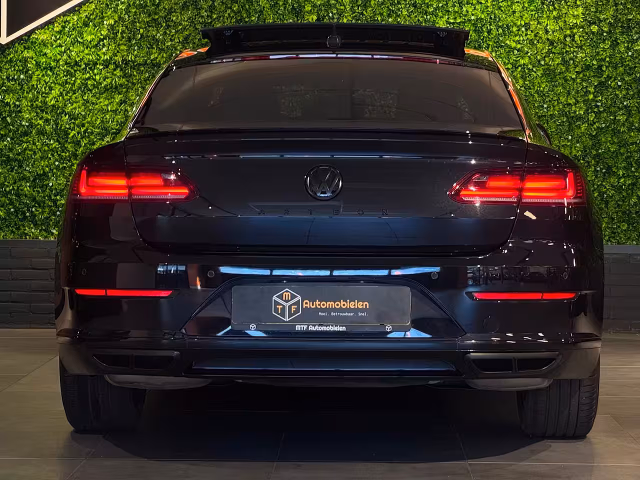 Volkswagen Arteon 2.0 TSI 3x R-LINE|PANO|CAMERA|VIRTUAL|DYNAUDIO|SFEERV.|MASSAGE