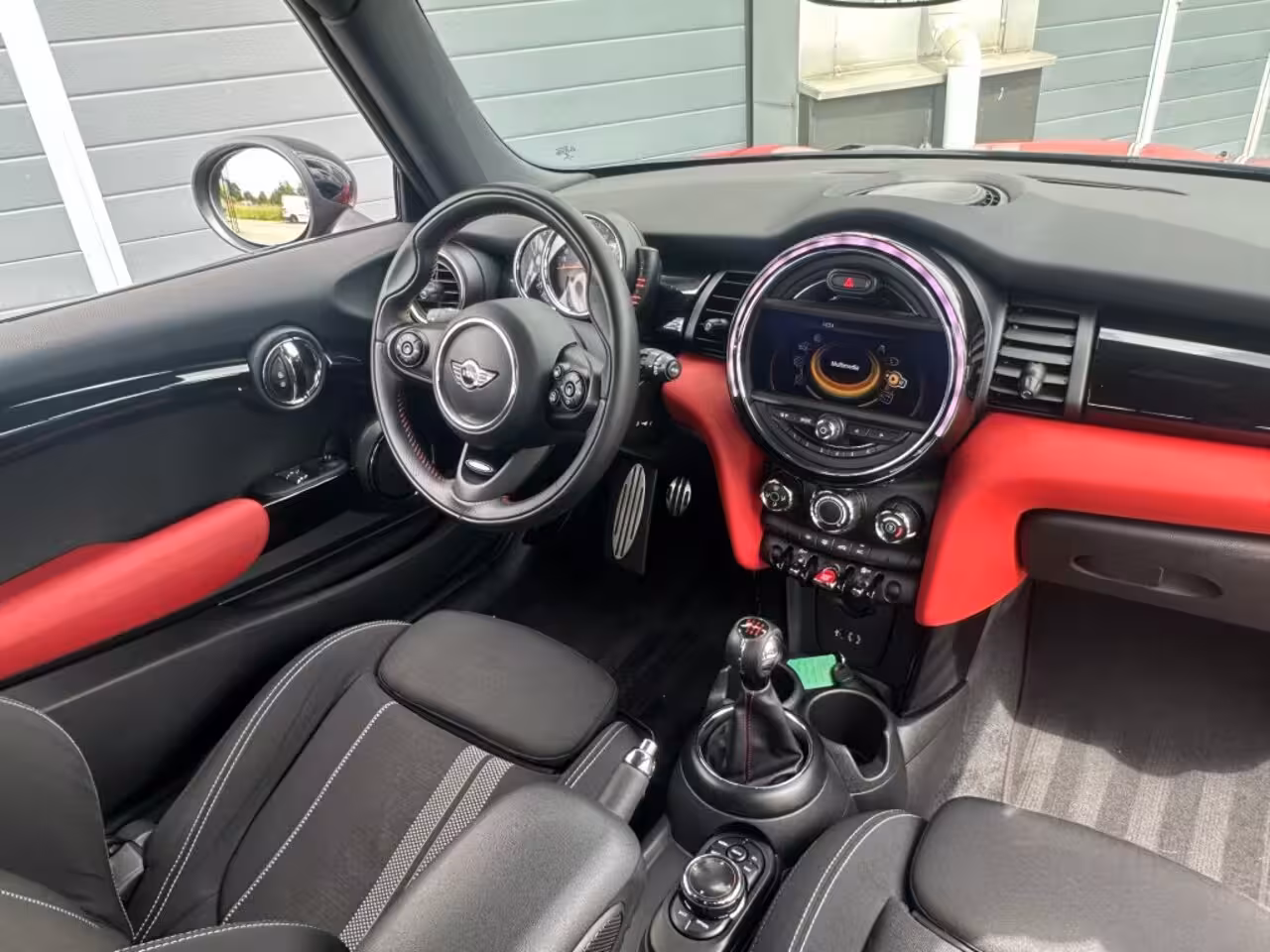 Mini Cooper 1.5 Business bj2014 *JCW *Airco *Led *Cruise *Navi *NL auto