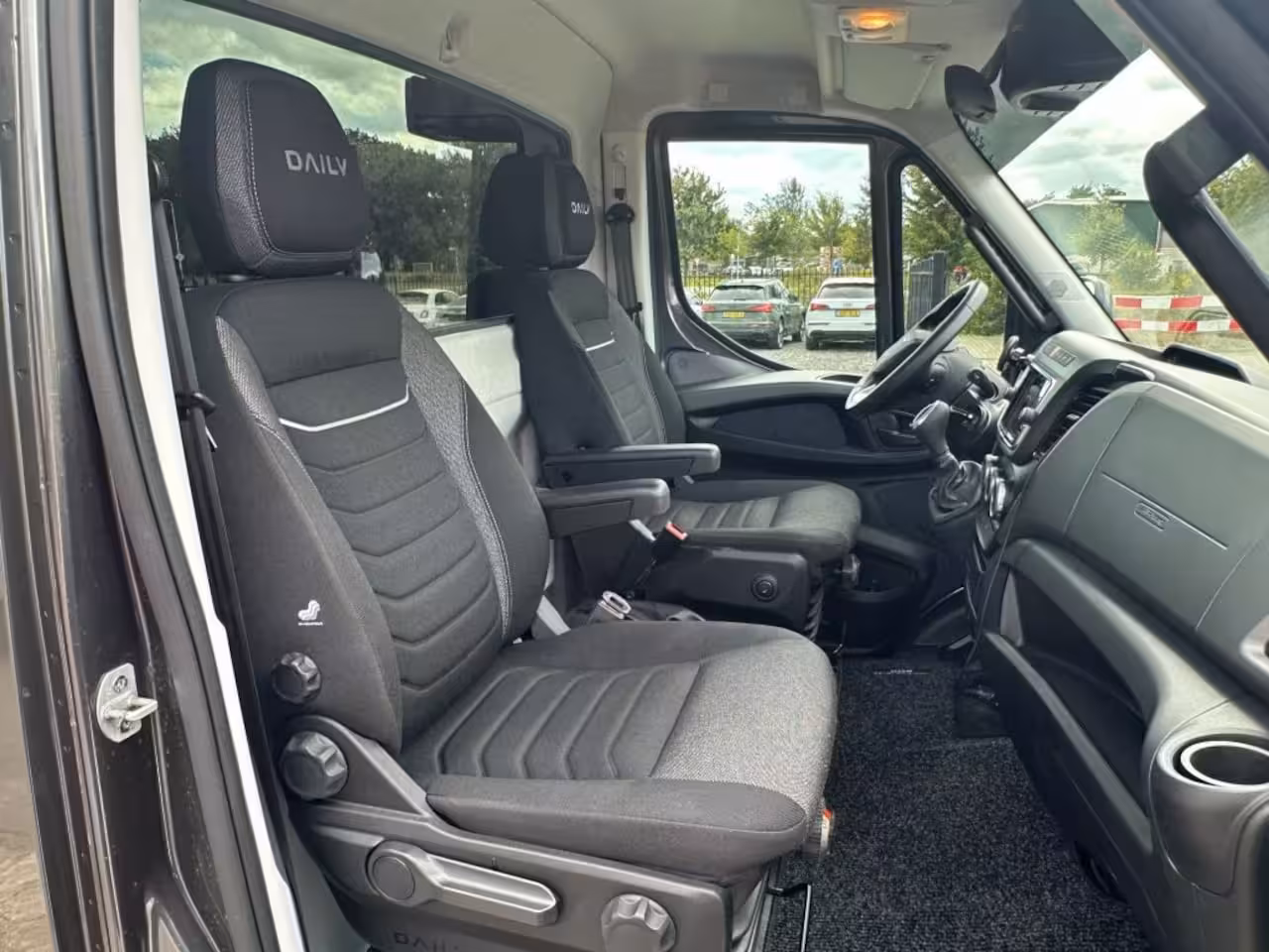 Iveco Daily 50C21 Hi-matic Tijhof bj2024 *Full option+extra lang *Luchtvering *Adaptive
