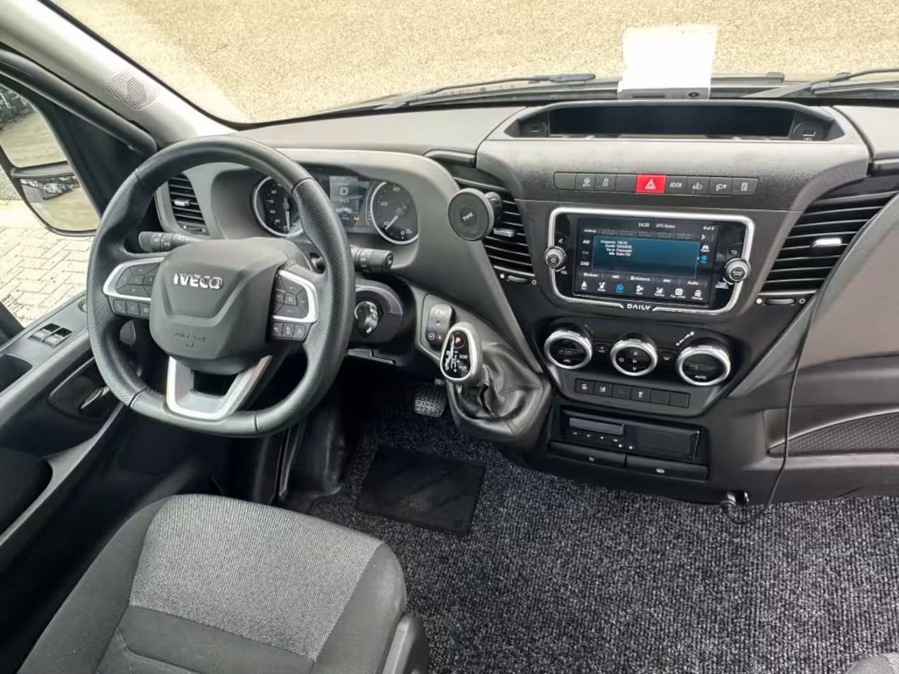 Iveco Daily 50C21 Hi-matic Tijhof bj2024 *Full option+extra lang *Luchtvering *Adaptive