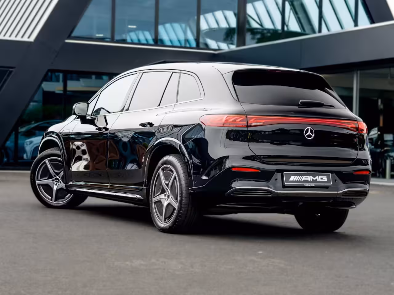 Mercedes-Benz EQS SUV 450 4MATIC AMG Line | Superscreen | Luchtvering | Massage | Pano
