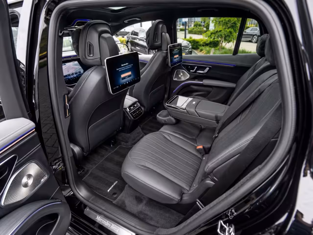 Mercedes-Benz EQS SUV 450 4MATIC AMG Line | Superscreen | Luchtvering | Massage | Pano