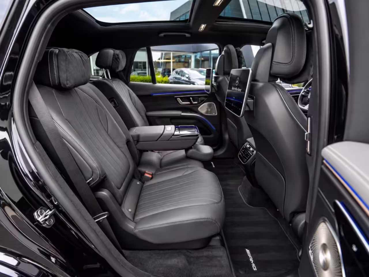 Mercedes-Benz EQS SUV 450 4MATIC AMG Line | Superscreen | Luchtvering | Massage | Pano