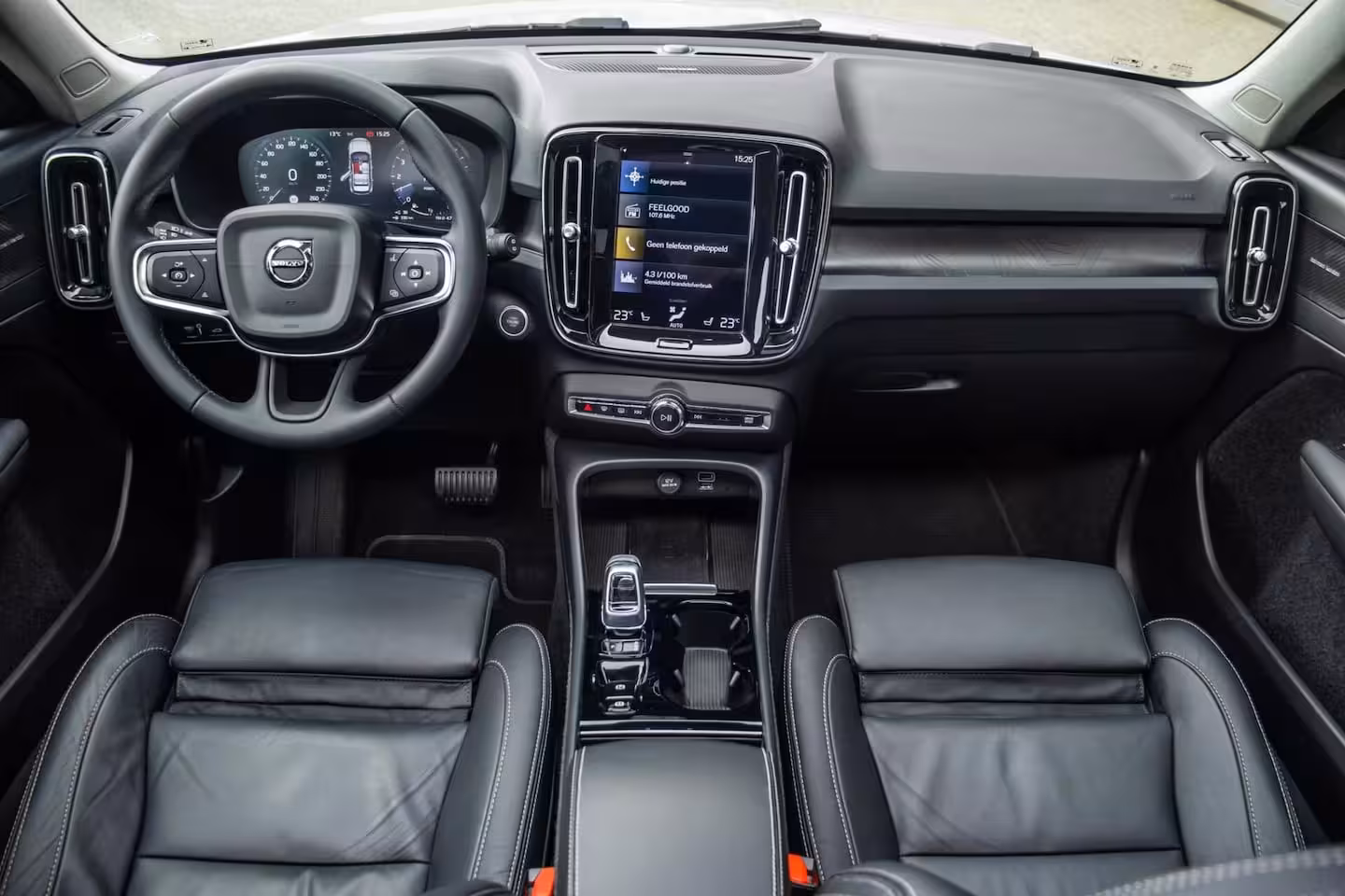 Volvo XC40 1.5 T5 Plug-in hybrid Ultimate Dark, Pano, Leder