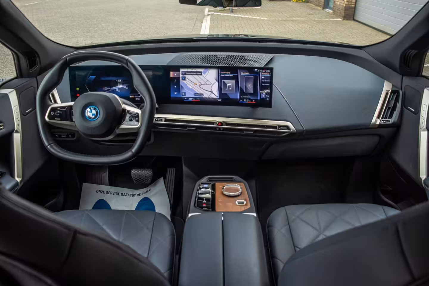 BMW iX xDrive40 Sport Edition 77 kWh, BTW, Laser, H&K, Pano