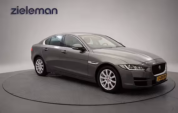Jaguar XE Sedan 2.0t Pure Automaat - Navi, Camera, Leer, Stoelverw