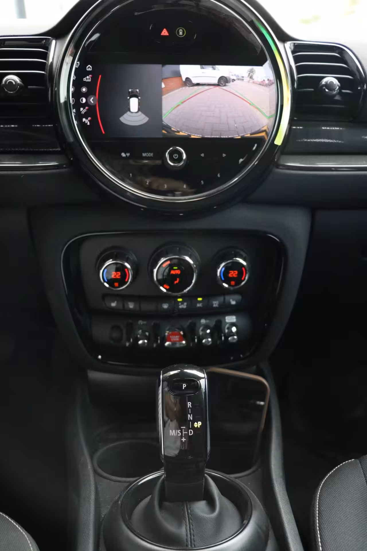 Mini Clubman 1.5 Cooper Essential 136PK | automaat | camera