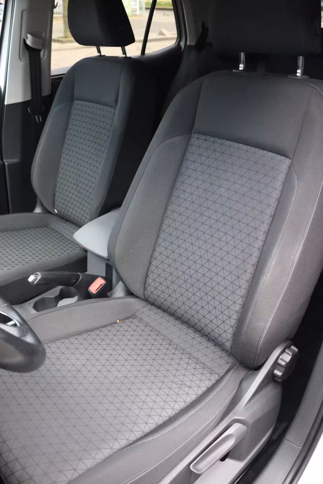 Volkswagen T-Cross 1.0 TSI side assist | front assist | Clima Cruise Control Navigatie Carplay