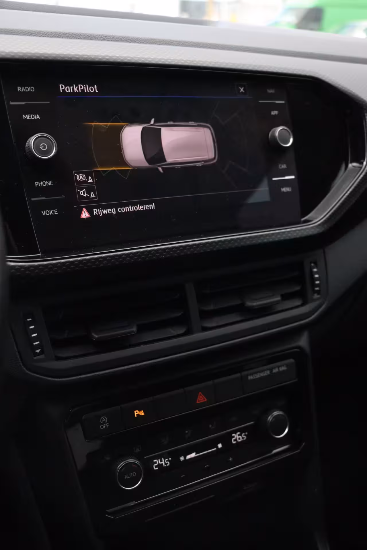 Volkswagen T-Cross 1.0 TSI side assist | front assist | Clima Cruise Control Navigatie Carplay