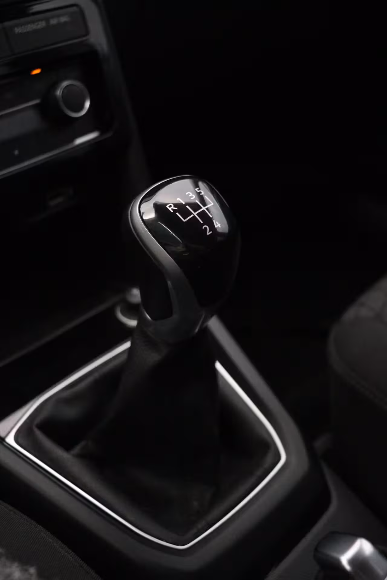 Volkswagen T-Cross 1.0 TSI side assist | front assist | Clima Cruise Control Navigatie Carplay