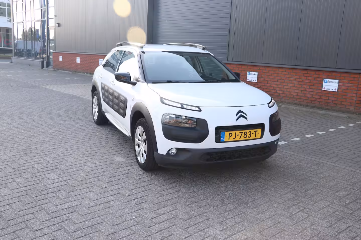 Citroën C4 Cactus 1.2 PureTech Feel CLIMA | NAVI |Dealer onderhouden |Distr nieuw 100000