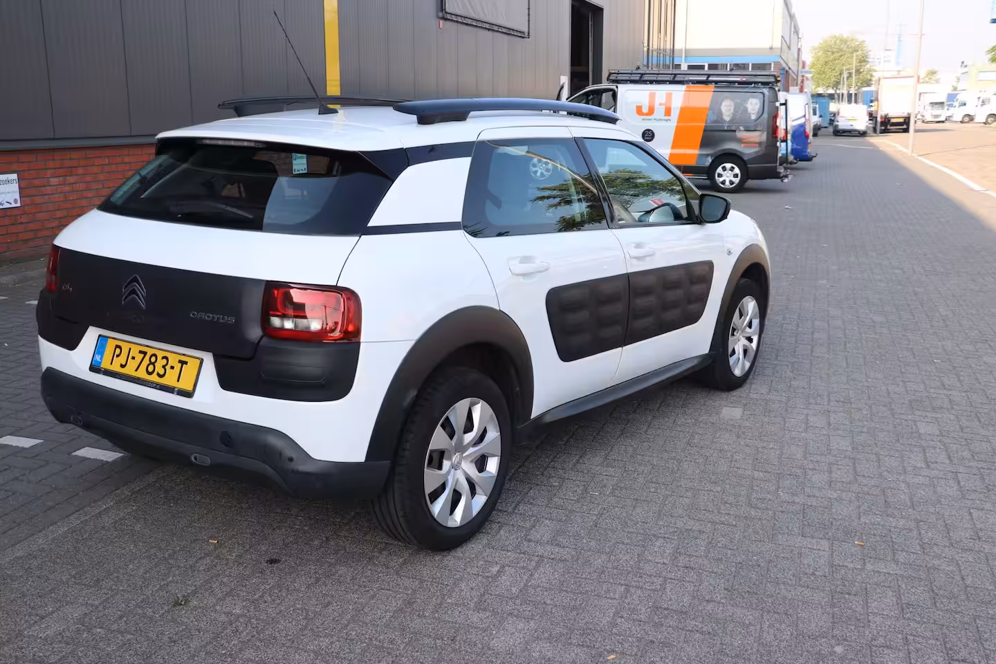 Citroën C4 Cactus 1.2 PureTech Feel CLIMA | NAVI |Dealer onderhouden |Distr nieuw 100000