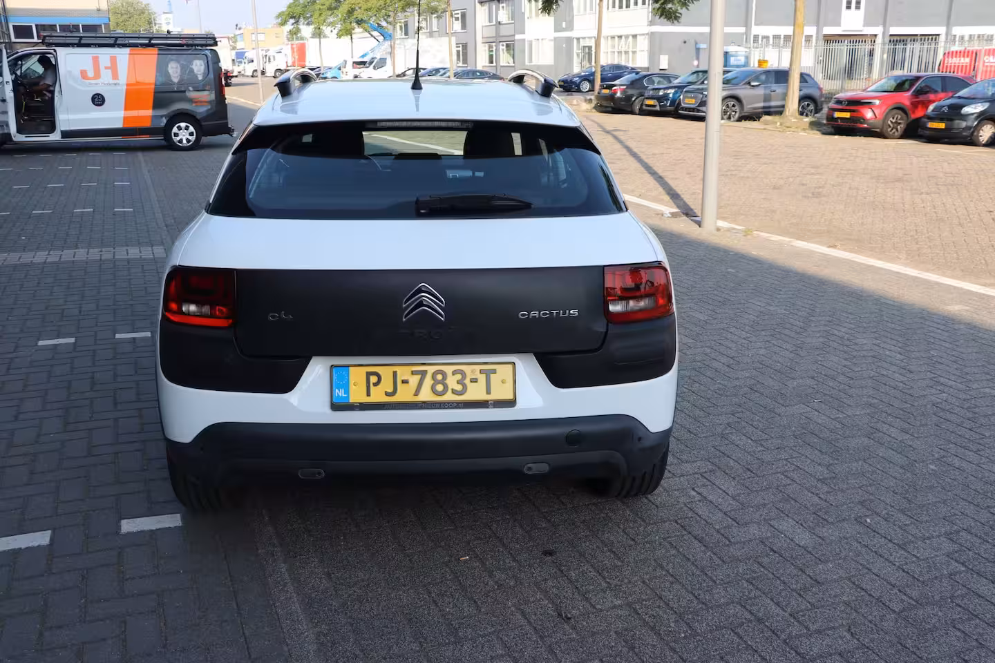 Citroën C4 Cactus 1.2 PureTech Feel CLIMA | NAVI |Dealer onderhouden |Distr nieuw 100000