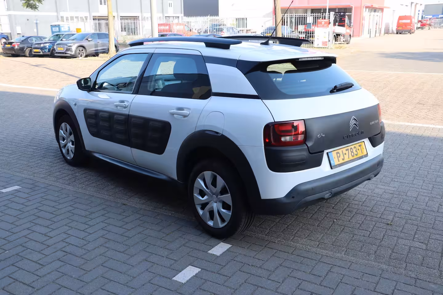 Citroën C4 Cactus 1.2 PureTech Feel CLIMA | NAVI |Dealer onderhouden |Distr nieuw 100000