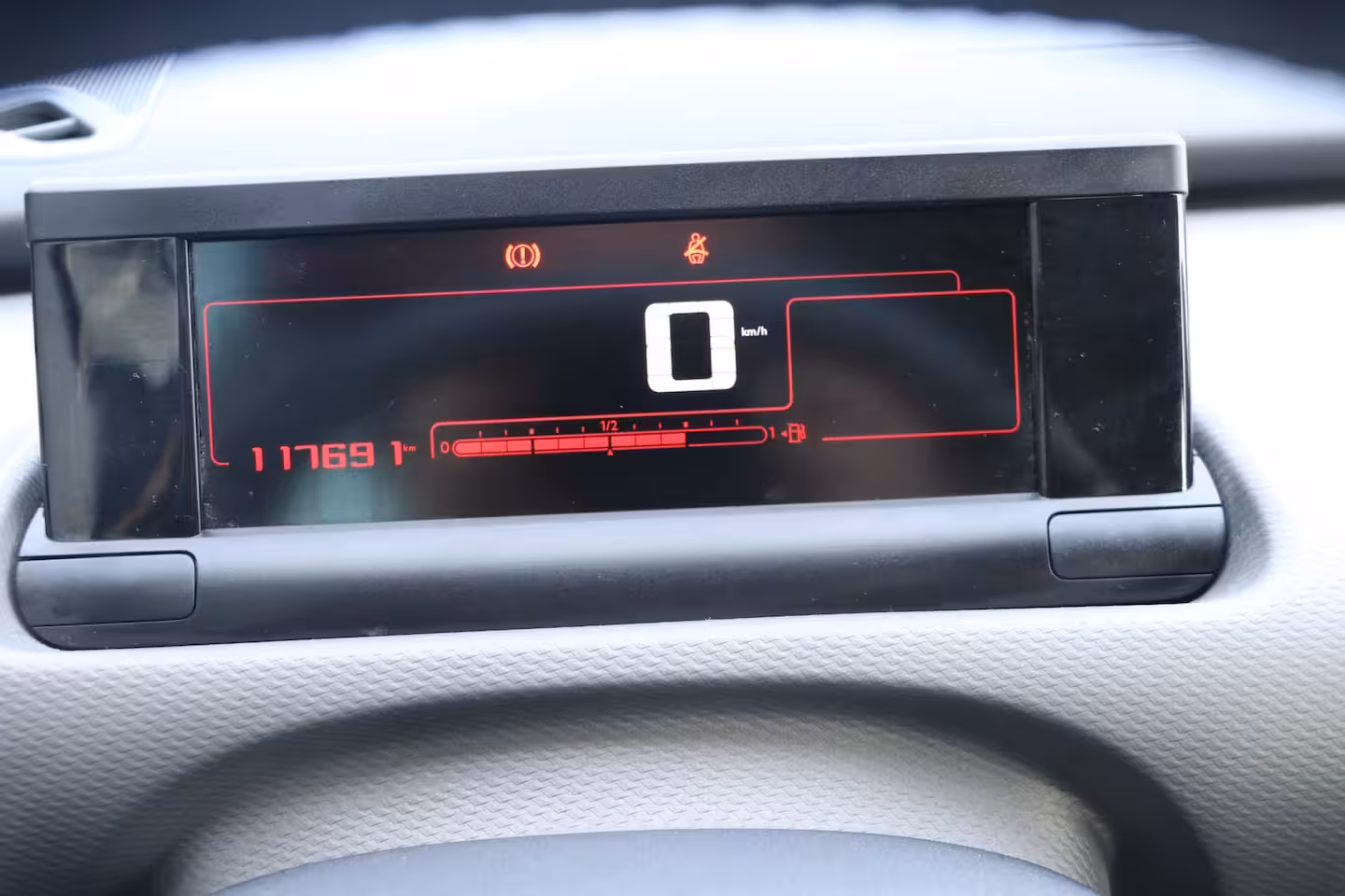 Citroën C4 Cactus 1.2 PureTech Feel CLIMA | NAVI |Dealer onderhouden |Distr nieuw 100000