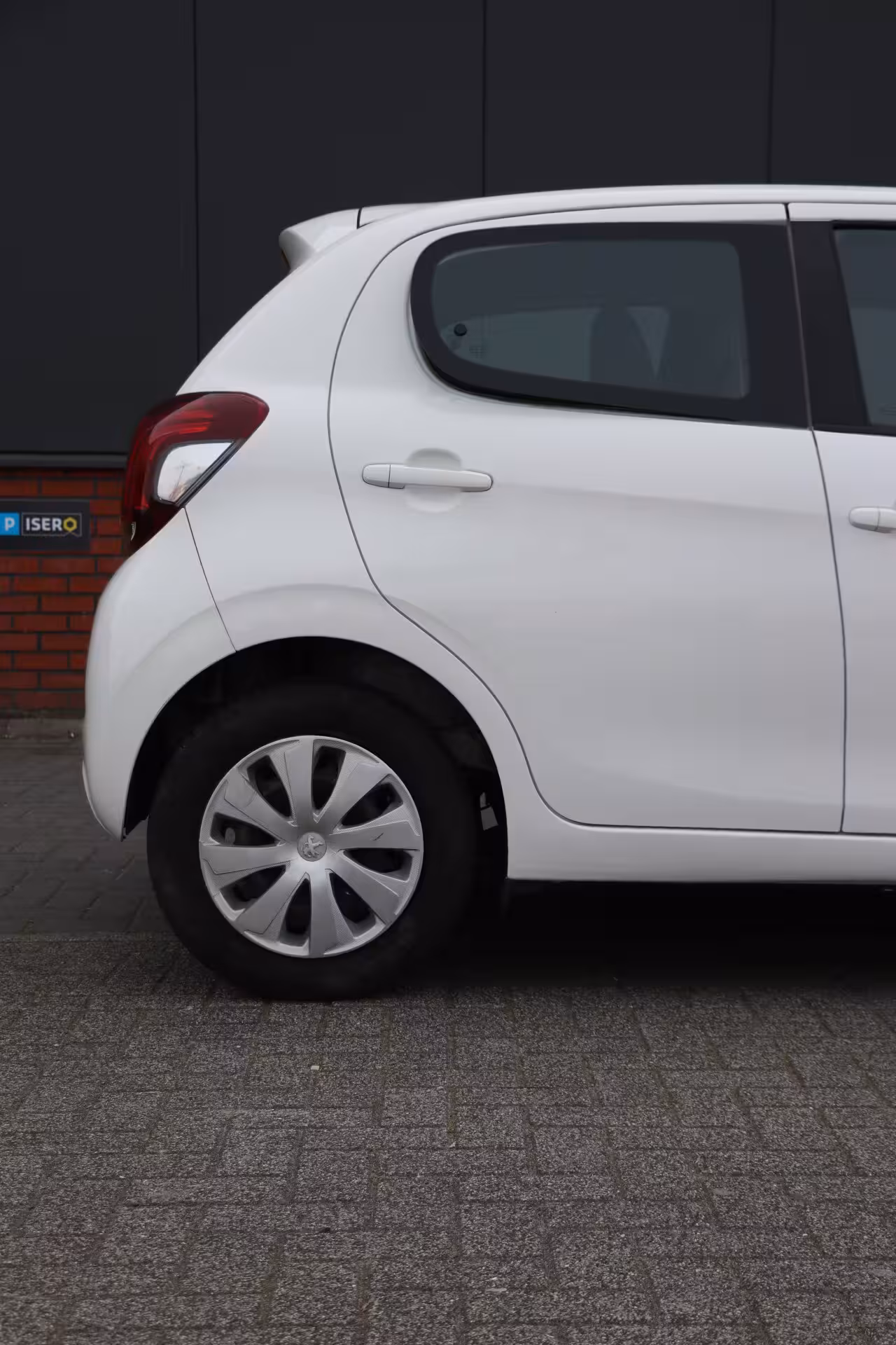 Peugeot 108 1.0 e-VTi Active NAP | apple carplay | airco | multifunctionelen stuur |