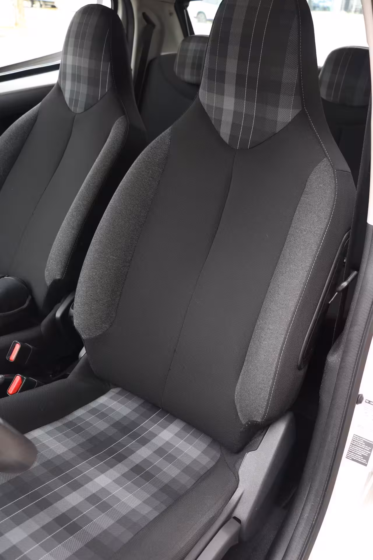 Peugeot 108 1.0 e-VTi Active NAP | apple carplay | airco | multifunctionelen stuur |