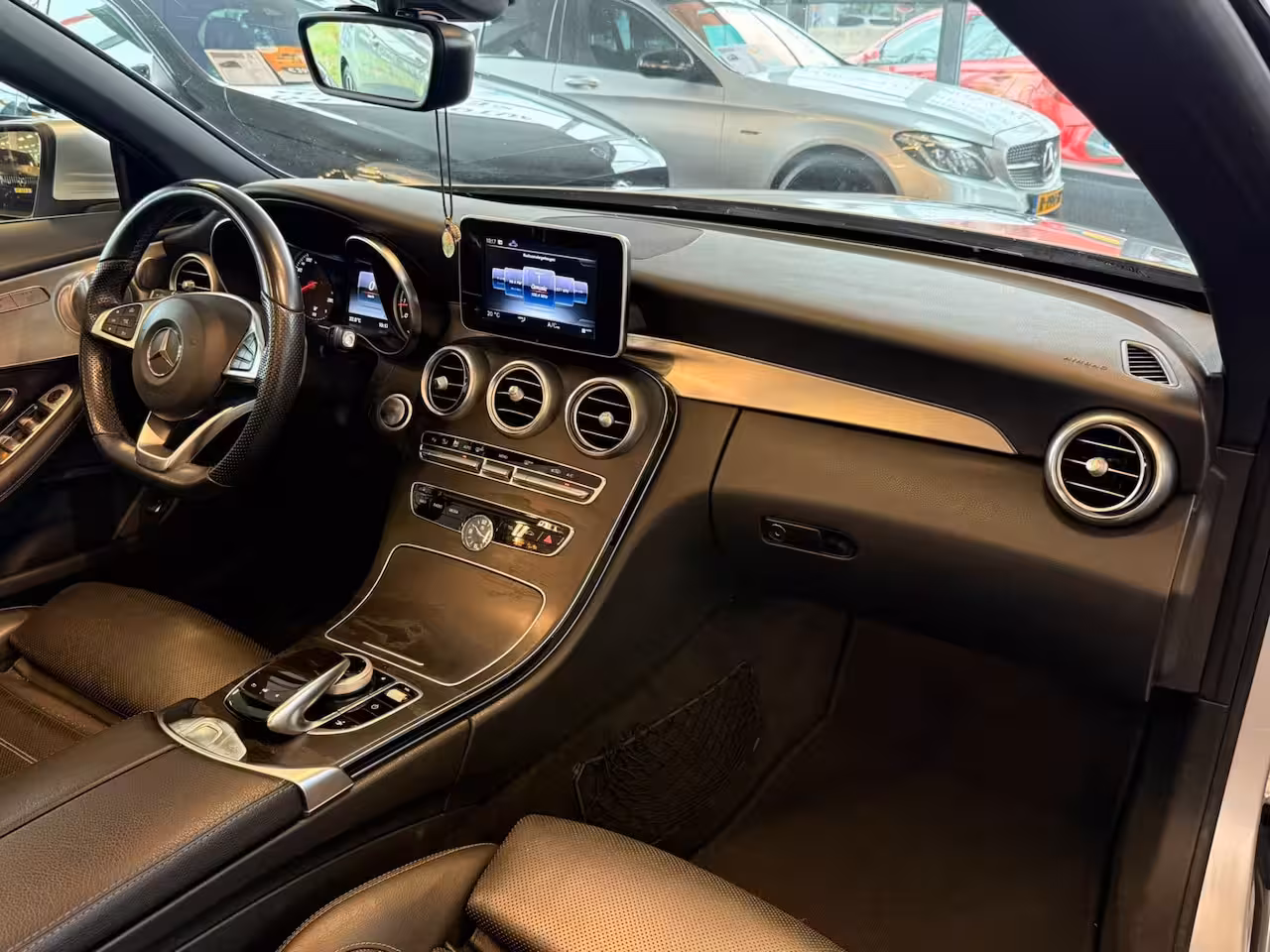 Mercedes-Benz C-klasse Cabrio 180 AMG | Airscarf | Burmester | 360 Camera | Origineel Nederlands | Cruise control | Clim