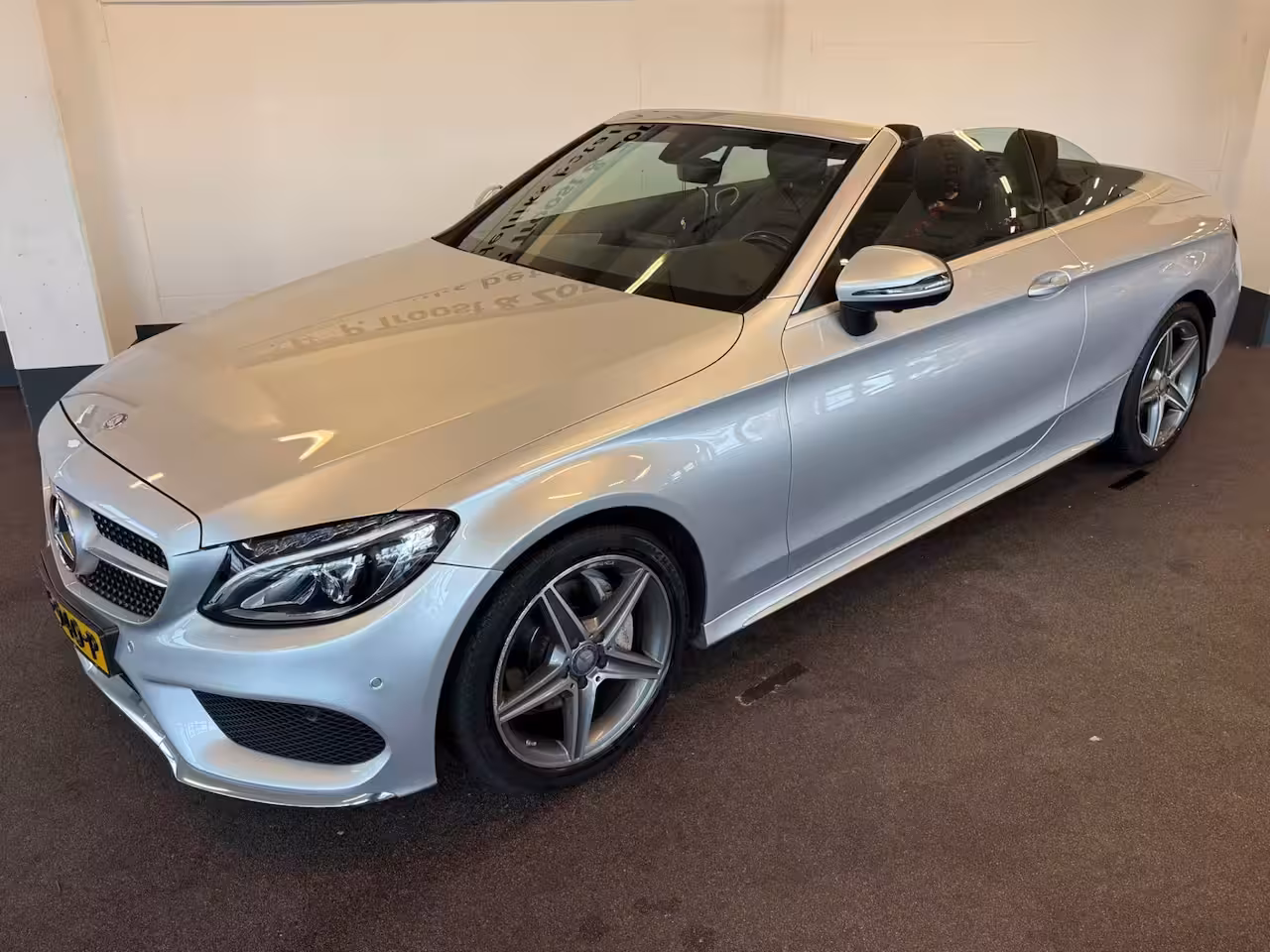 Mercedes-Benz C-klasse Cabrio 180 AMG | Airscarf | Burmester | 360 Camera | Origineel Nederlands | Cruise control | Clim