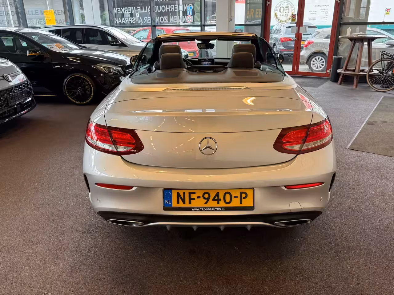Mercedes-Benz C-klasse Cabrio 180 AMG | Airscarf | Burmester | 360 Camera | Origineel Nederlands | Cruise control | Clim