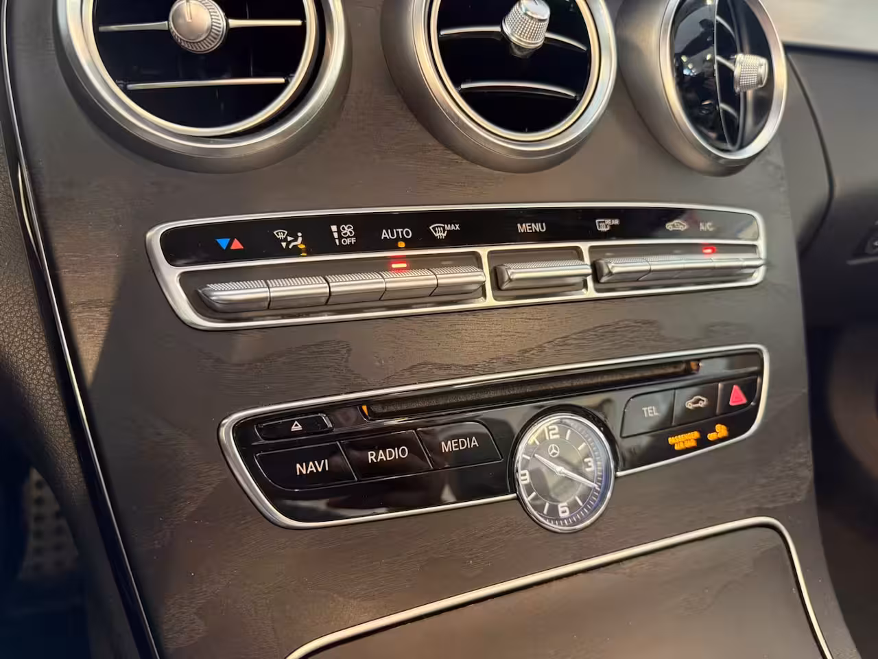 Mercedes-Benz C-klasse Cabrio 180 AMG | Airscarf | Burmester | 360 Camera | Origineel Nederlands | Cruise control | Clim