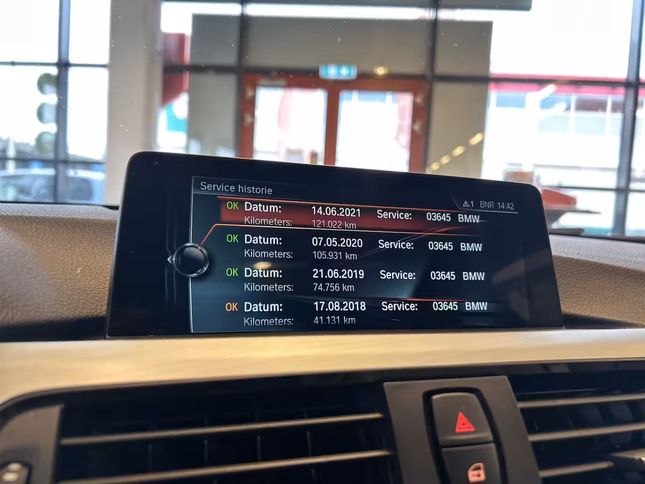 BMW 4-serie Gran Coupé 418i Individual M-pakket Schuifkanteldak/Automaat/Navigatie/Climate controle/Cruise cotrol