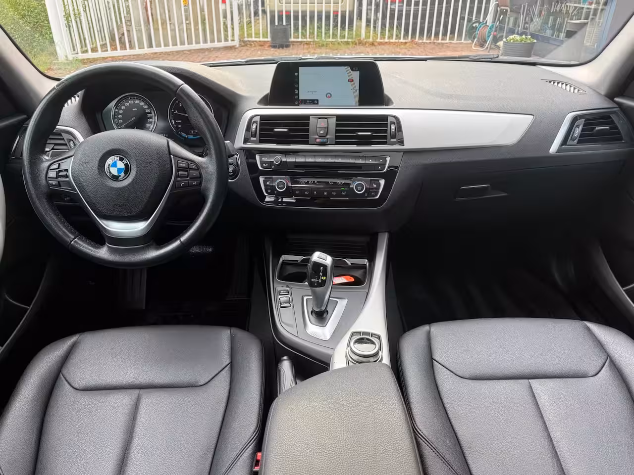 BMW 1-serie 118i High Executive | Dakraam | Leder | LED