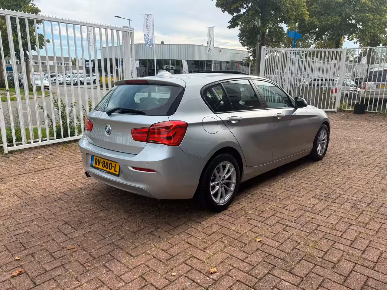 BMW 1-serie 118i High Executive | Dakraam | Leder | LED