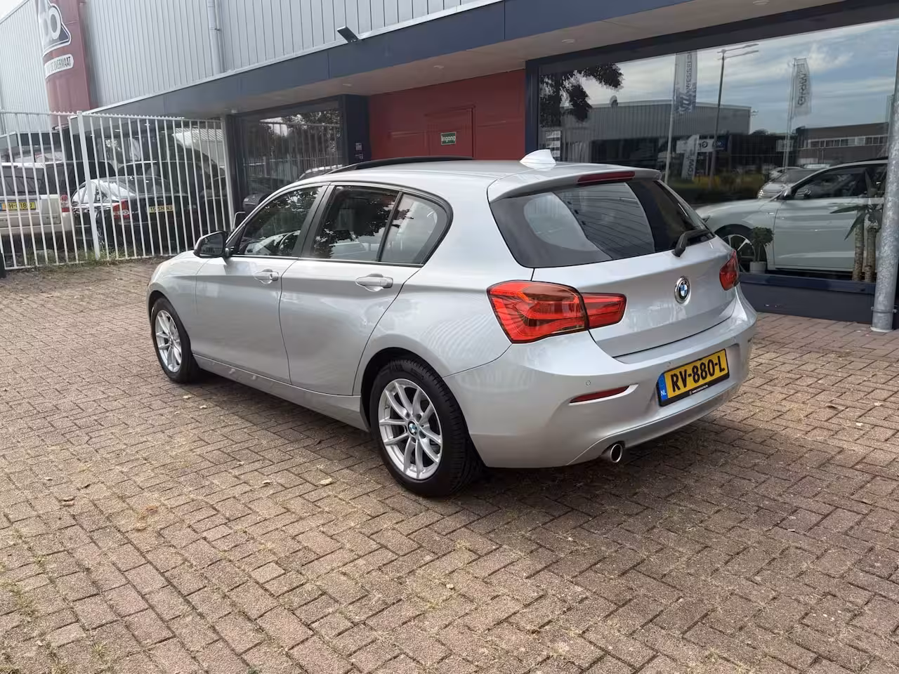 BMW 1-serie 118i High Executive | Dakraam | Leder | LED