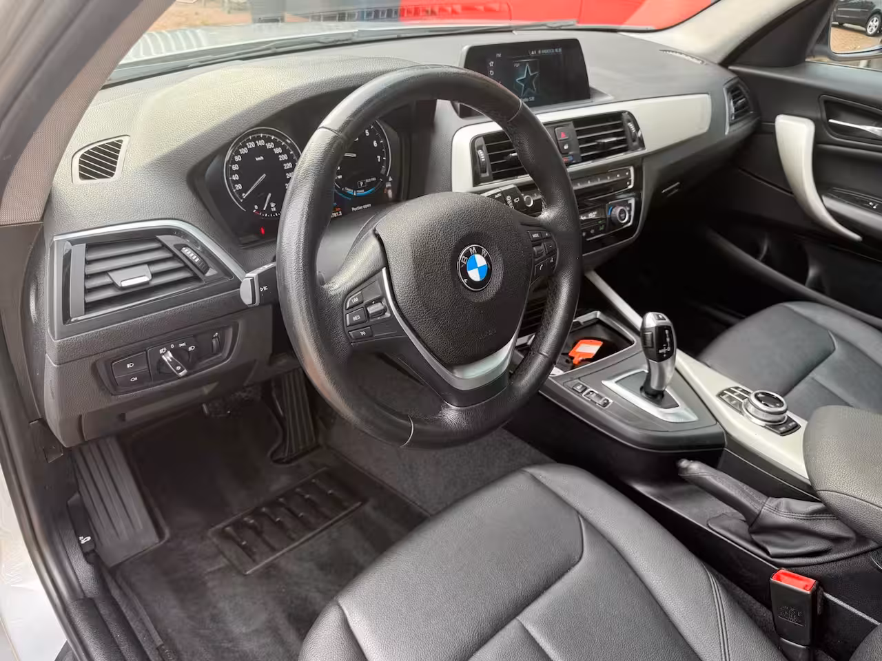 BMW 1-serie 118i High Executive | Dakraam | Leder | LED