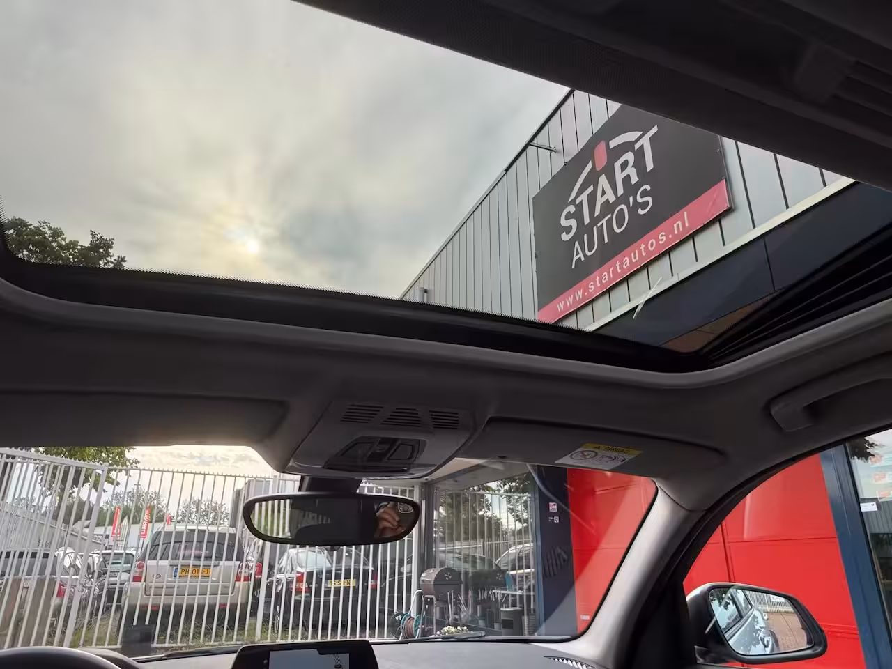BMW 1-serie 118i High Executive | Dakraam | Leder | LED