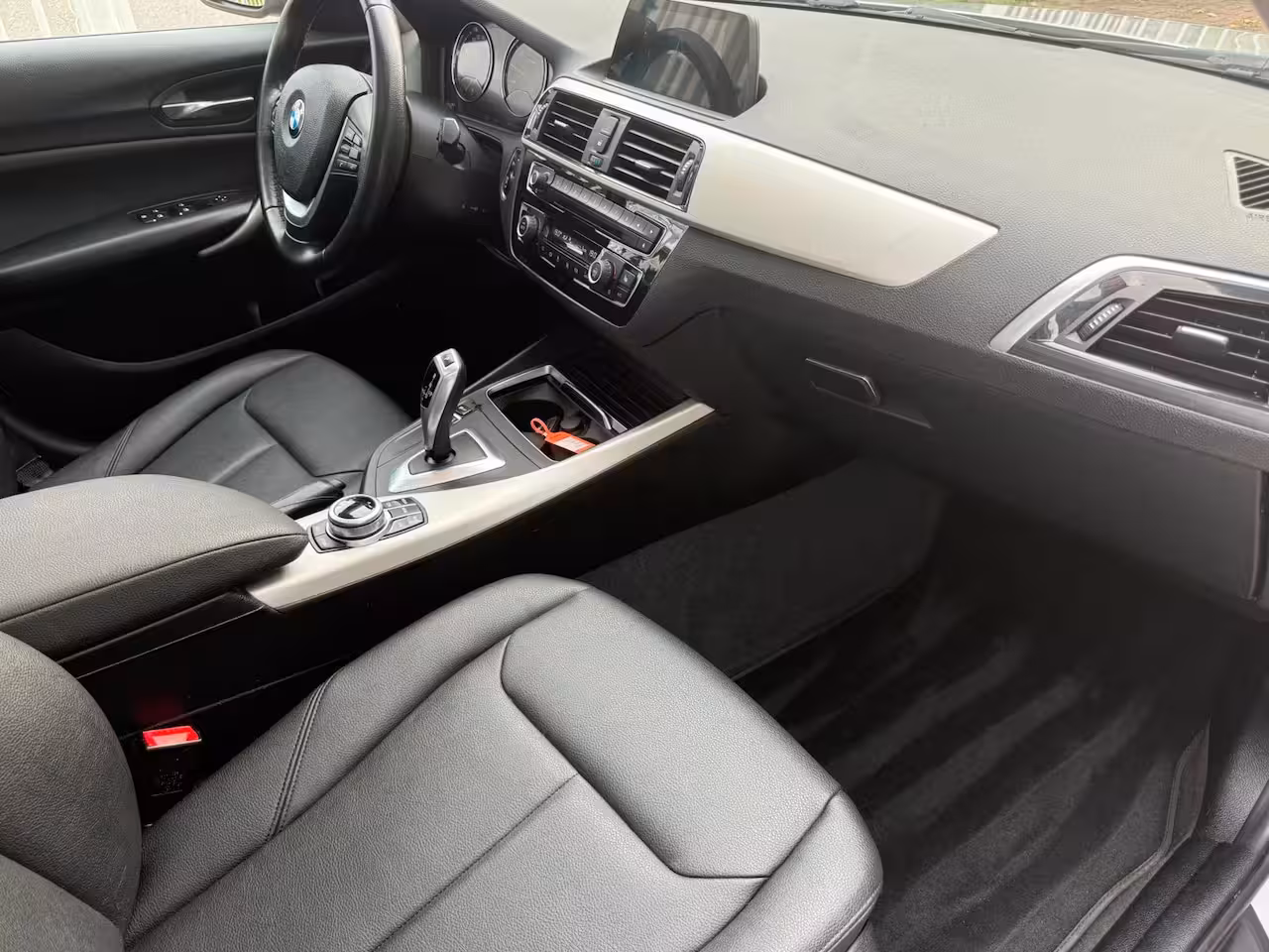 BMW 1-serie 118i High Executive | Dakraam | Leder | LED