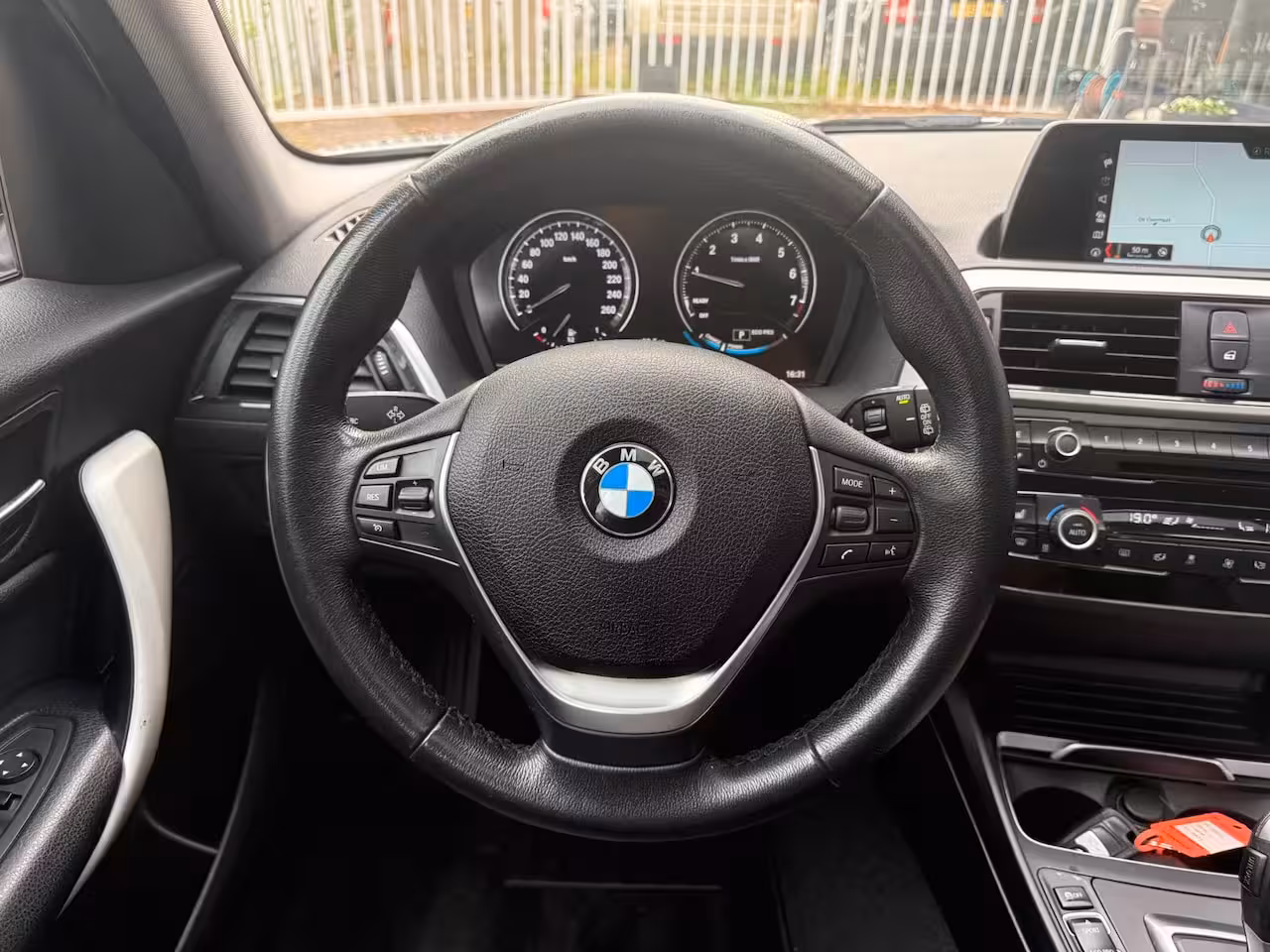 BMW 1-serie 118i High Executive | Dakraam | Leder | LED