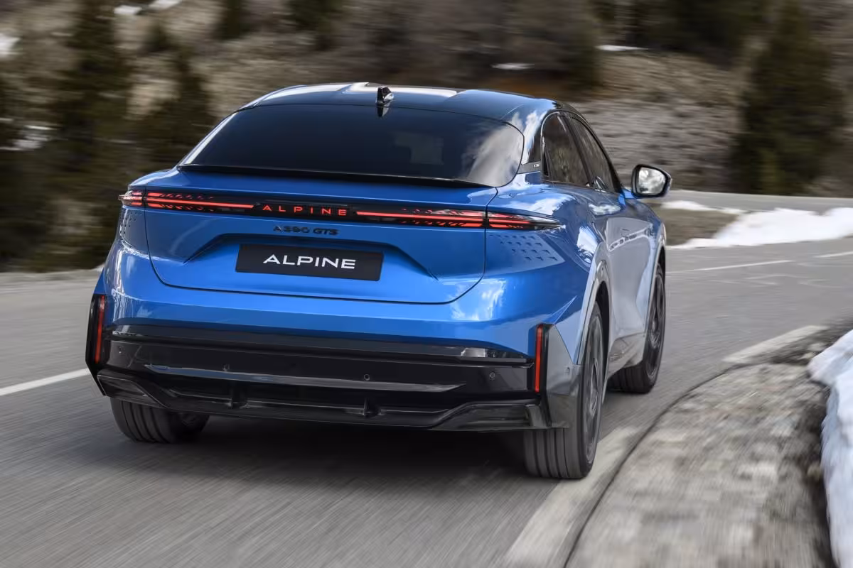 Alpine A390