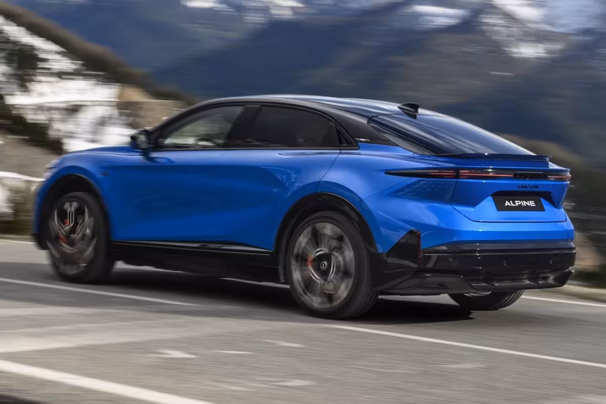 Alpine A390