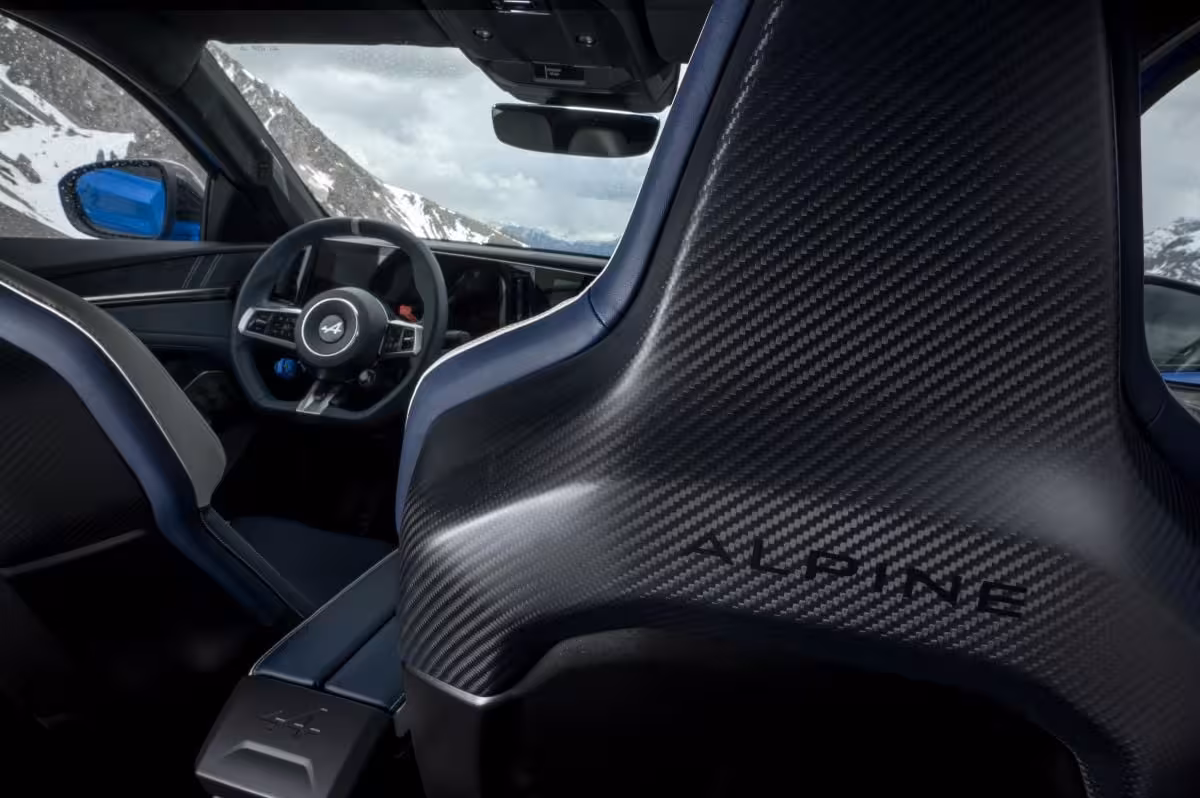 Alpine A390