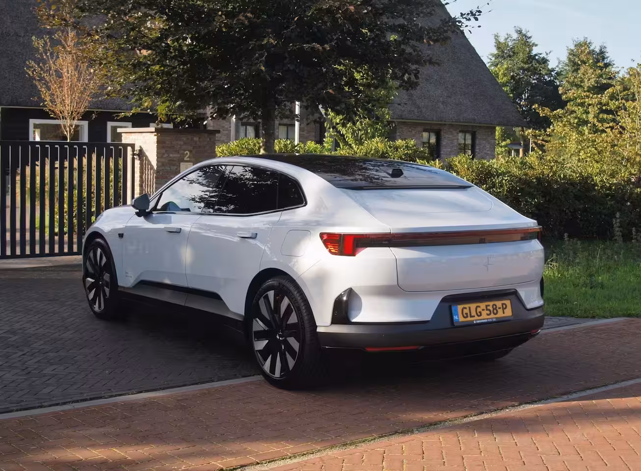 Polestar 4 4 Long Range Single motor 100 kWh | NL-Auto | Panoramadak | WLPT actieradius: 620 KM | 360