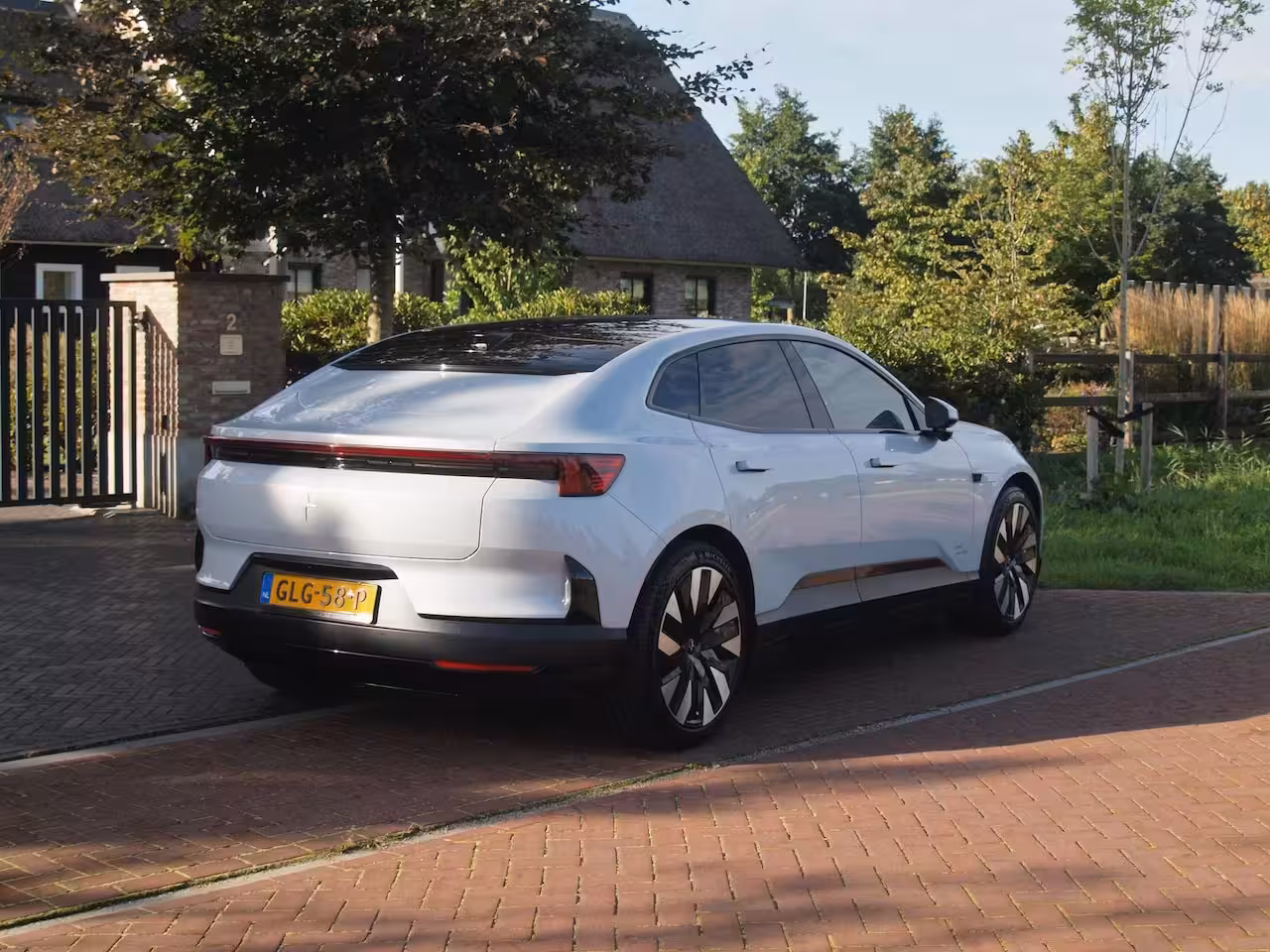 Polestar 4 4 Long Range Single motor 100 kWh | NL-Auto | Panoramadak | WLPT actieradius: 620 KM | 360
