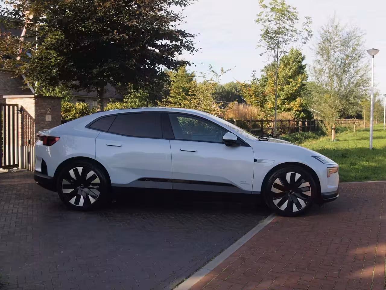 Polestar 4 4 Long Range Single motor 100 kWh | NL-Auto | Panoramadak | WLPT actieradius: 620 KM | 360