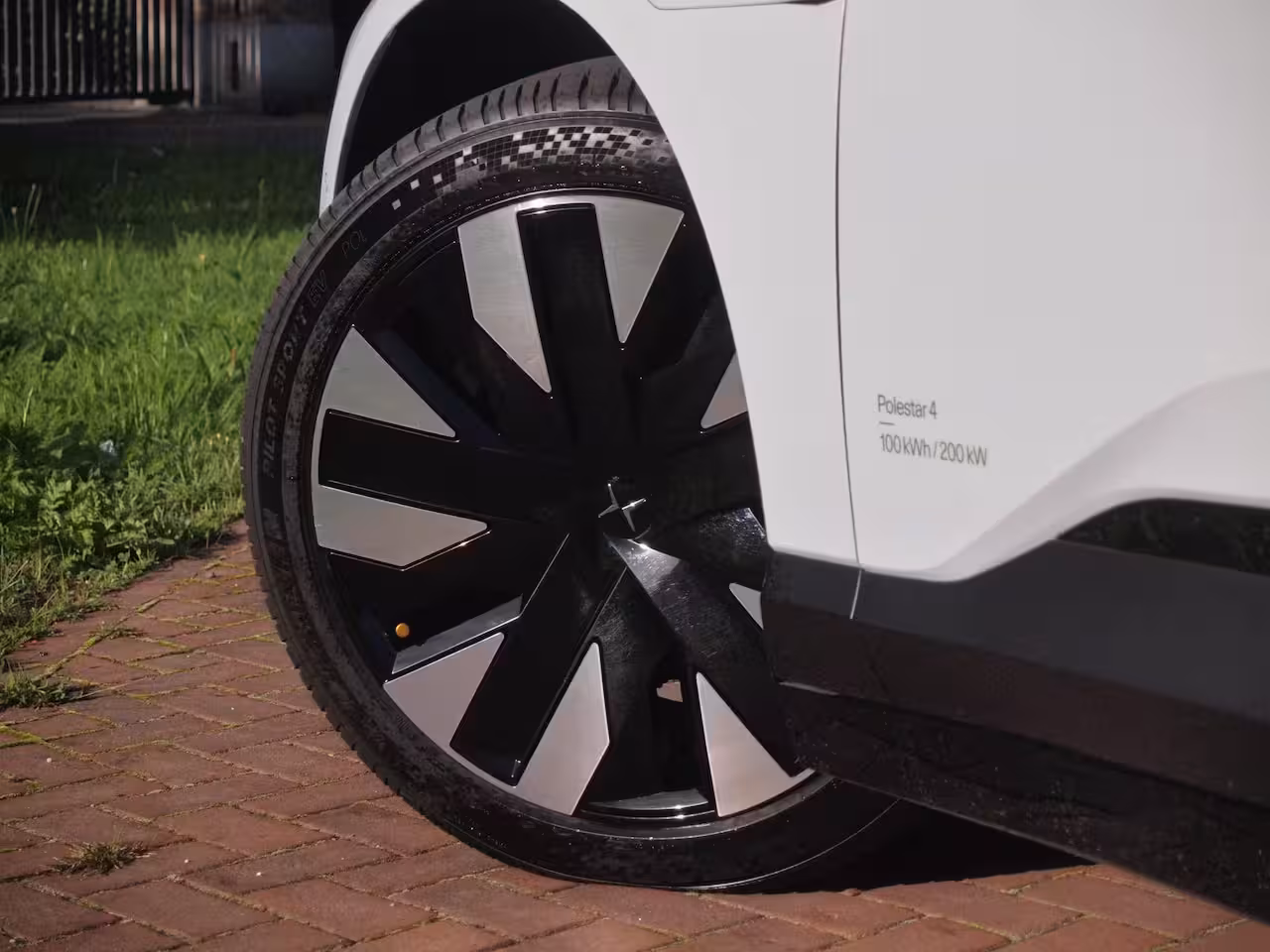 Polestar 4 4 Long Range Single motor 100 kWh | NL-Auto | Panoramadak | WLPT actieradius: 620 KM | 360