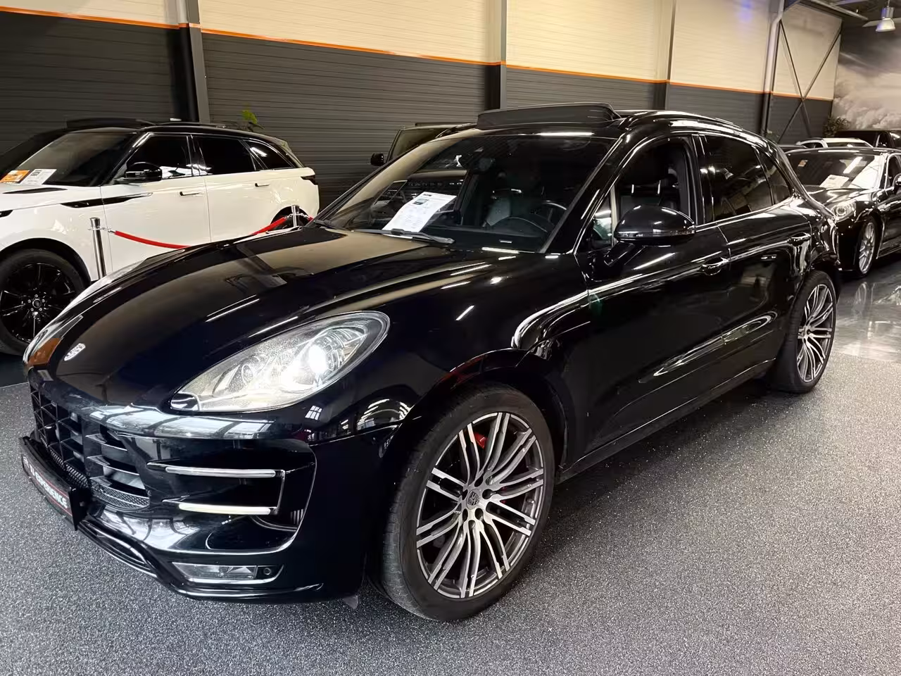 Porsche Macan 3.6 Turbo 400 PK-PANO-21"-AKRAPOVIC-SPORT CHRONO