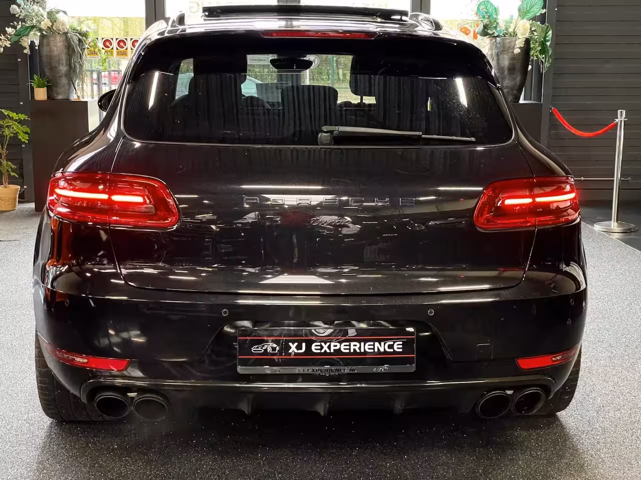 Porsche Macan 3.6 Turbo 400 PK-PANO-21"-AKRAPOVIC-SPORT CHRONO