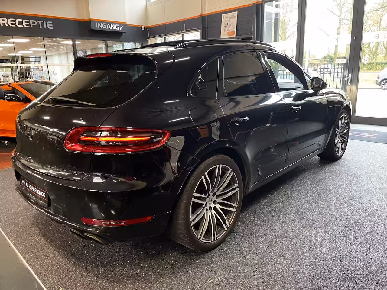 Porsche Macan 3.6 Turbo 400 PK-PANO-21"-AKRAPOVIC-SPORT CHRONO