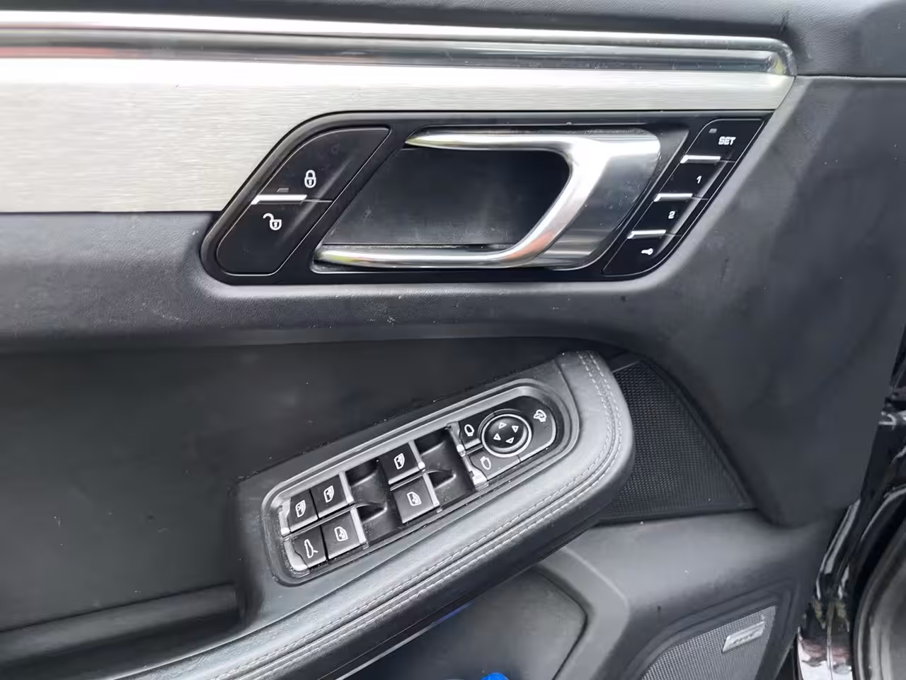 Porsche Macan 3.6 Turbo 400 PK-PANO-21"-AKRAPOVIC-SPORT CHRONO